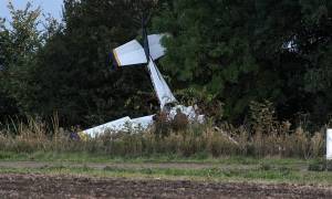 Βρετανία: Πτώση αεροσκάφους - Ένας νεκρός και ένας τραυματίας (pics)