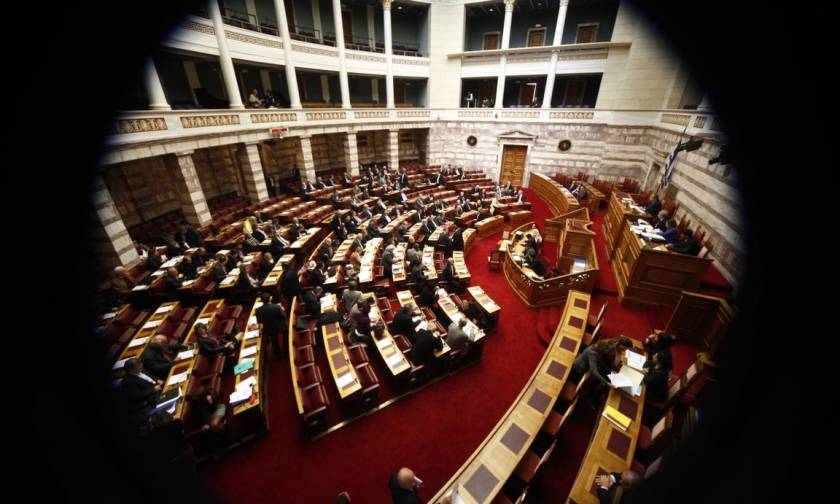 Βουλή: Ανανεώνονται οι ισχύουσες και όσες συμβάσεις έληξαν στην καθαριότητα του δημοσίου