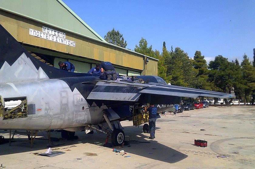 Στο Μουσείο της Πολεμικής Αεροπορίας μεταφέρθηκαν τα αποσυρμένα πολεμικά αεροσκάφη (pics)