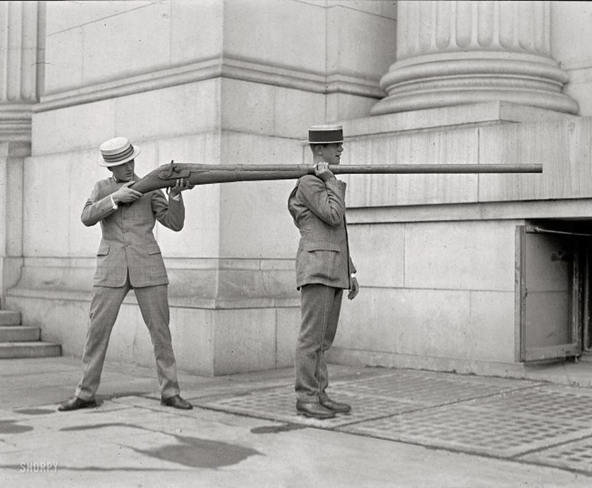 Πρωτότυπο όπλο για κυνήγι πάπιας στις αρχές του 20ου αιώνα.