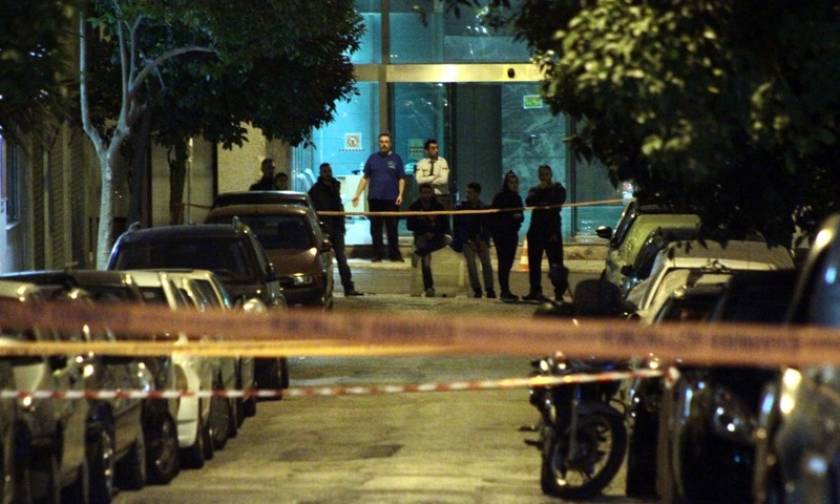 Retired policeman who killed man in central Athens surrenders to police