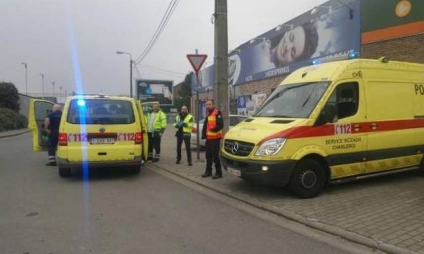 Belgian shopping mall evacuated as three gunmen rob jewelry store
