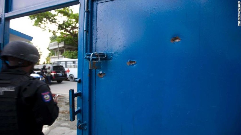 Θρίλερ στην Αϊτή: Σκότωσαν φρουρό και απέδρασαν από τη φυλακή - Ανθρωποκυνηγητό για 174 κρατούμενους