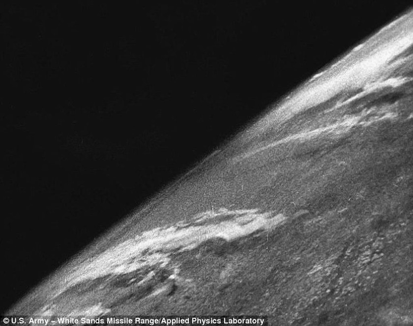 Αυτή είναι η πρώτη φωτογραφία της γης από το διάστημα;