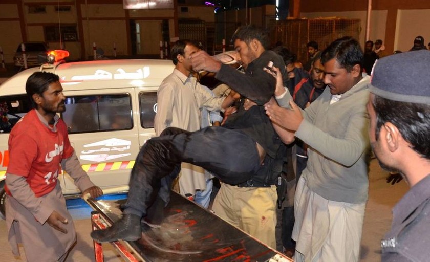 Μακελειό στο Πακιστάν: 59 νεκροί και δεκάδες τραυματίες από ένοπλη επίθεση σε αστυνομική σχολή 