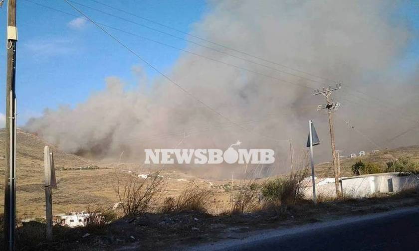 Fire burns low vegetation in Syros