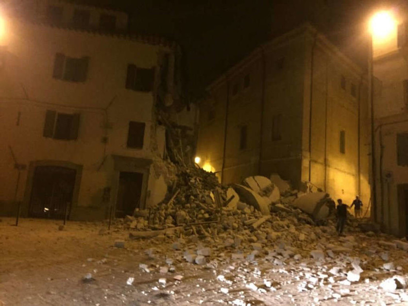 Σεισμός Ιταλία: Εικόνες καταστροφής από το ισχυρό χτύπημα του Εγκέλαδου με έναν νεκρό (Pics+Vids)
