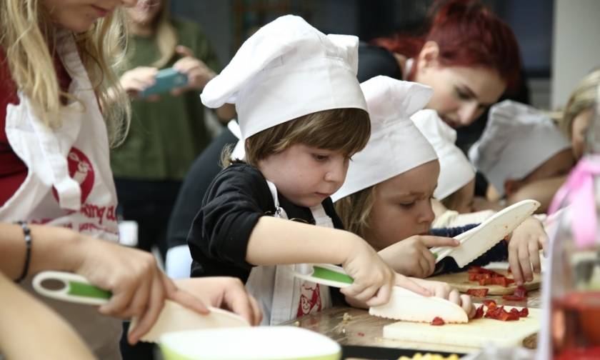H Nestlé Ελλάς: Γιορτάζει τη Διεθνή Ημέρα των Σεφ δημιουργώντας με τα παιδιά την «Τέχνη στο Πιάτο»!