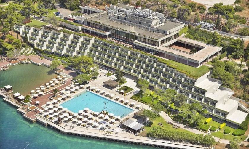 Apollo Investment buys Astir Palace Hotel for 393 million euros