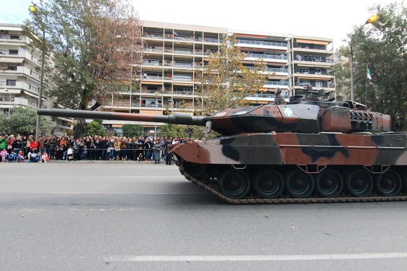 28η Οκτωβρίου 1940: Με λαμπρότητα πραγματοποιήθηκε η στρατιωτική παρέλαση στη Θεσσαλονίκη (photo)