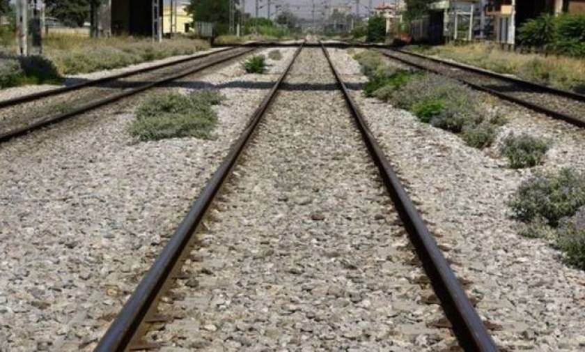 Τραγωδία στην Ημαθία: Τρένο παρέσυρε και σκότωσε νεαρή γυναίκα (pics)