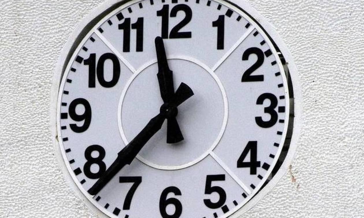 ΤΩΡΑ: Αλλαγή ώρας- Μία ώρα πίσω γυρίζουμε τα ρολόγια