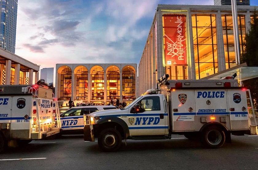 Συναγερμός στη Νέα Υόρκη: Εκκενώθηκε η Μετροπόλιταν Όπερα έπειτα από εισβολη υπόπτου (Pics)