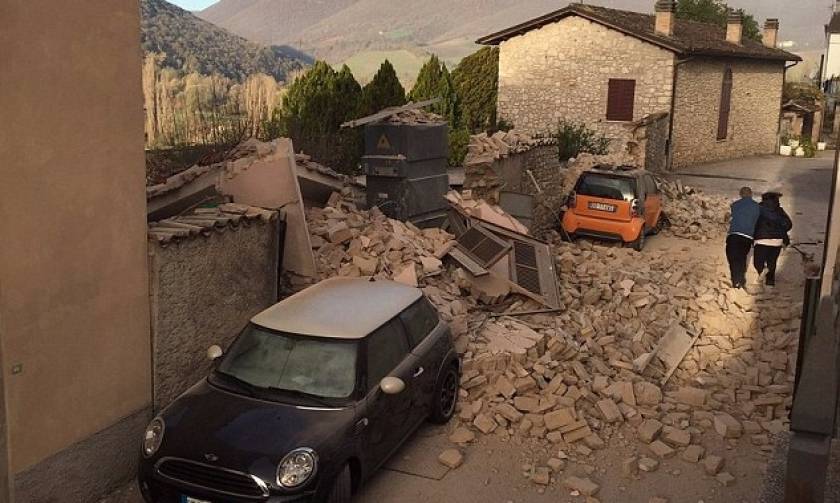 Σεισμός Ιταλία: Μάχη με το χρόνο για τυχόν εγκλωβισμένους στα συντρίμμια (Vid)