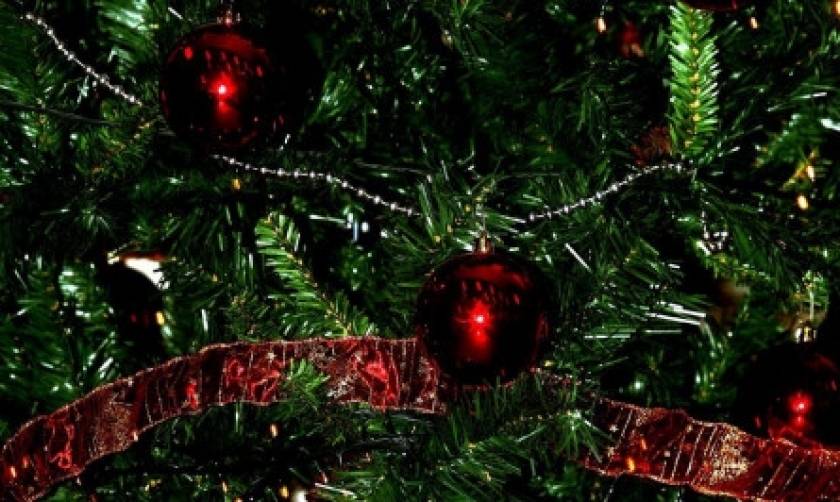 Θεσσαλονίκη: Γιατί αυτό το χριστουγεννιάτικο δέντρο κάνει το γύρο του διαδικτύου; (photo)