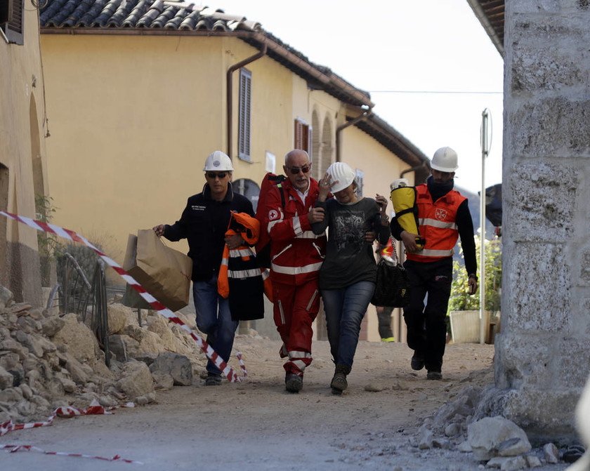 Τρόμος στην Ιταλία: Πανικός, τραυματίες και καταστροφές από το ανελέητο «σφυροκόπημα» του Εγκέλαδου