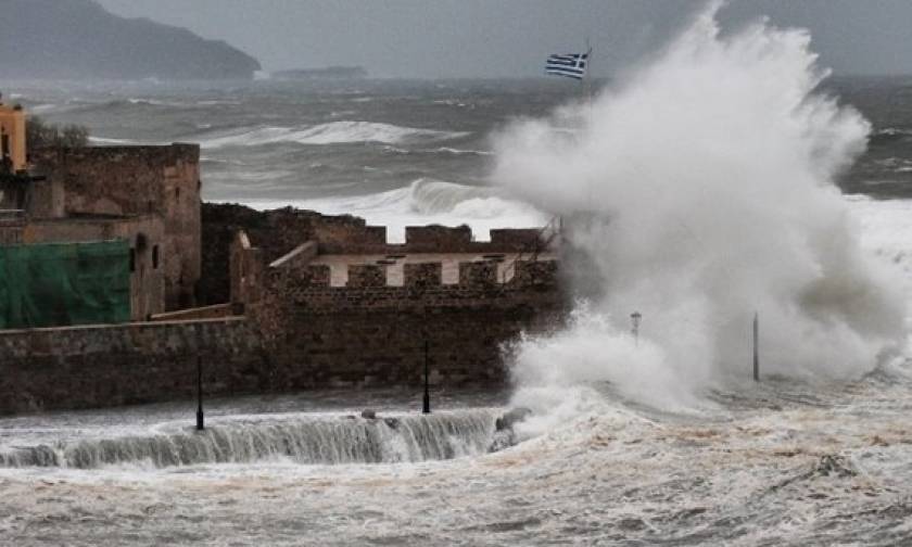 Κυκλώνας στην Κρήτη: Πλημμύρες και καταστροφές στα Χανιά (vid)