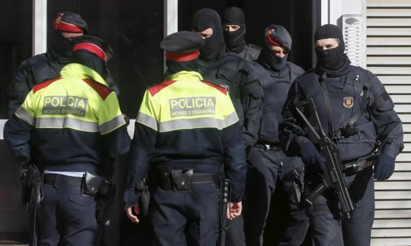 Ισπανία: Προσποιήθηκε ότι... έπεσε θύμα απαγωγής, για να αποσπάσει χρήματα από τη μητέρα του