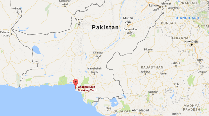 Ισχυρή έκρηξη σε τάνκερ στο Πακιστάν – Τουλάχιστον 10 νεκροί και 200 εγκλωβισμένοι (Pics)