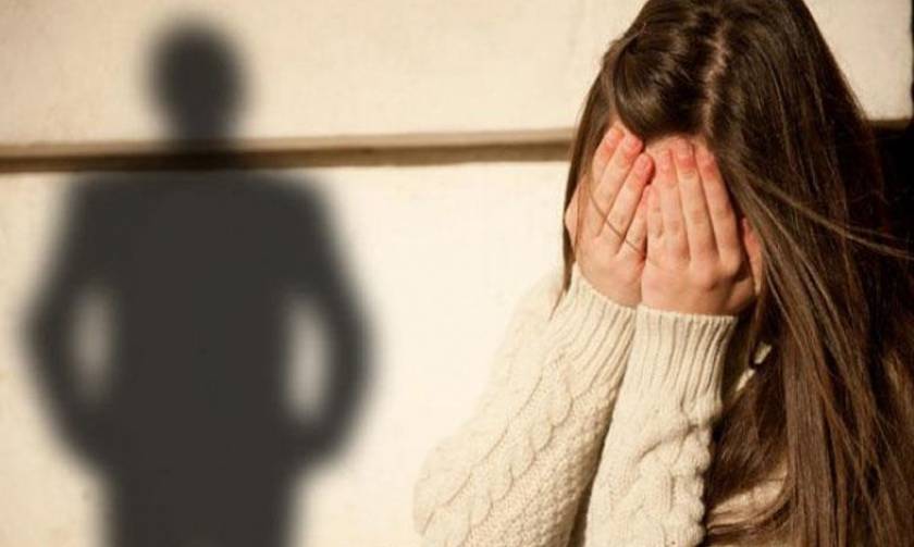 Σοκ στη Ζάκυνθο: Βίαζε κοριτσάκια παριστάνοντας τη γυναίκα στο ίντερνετ!