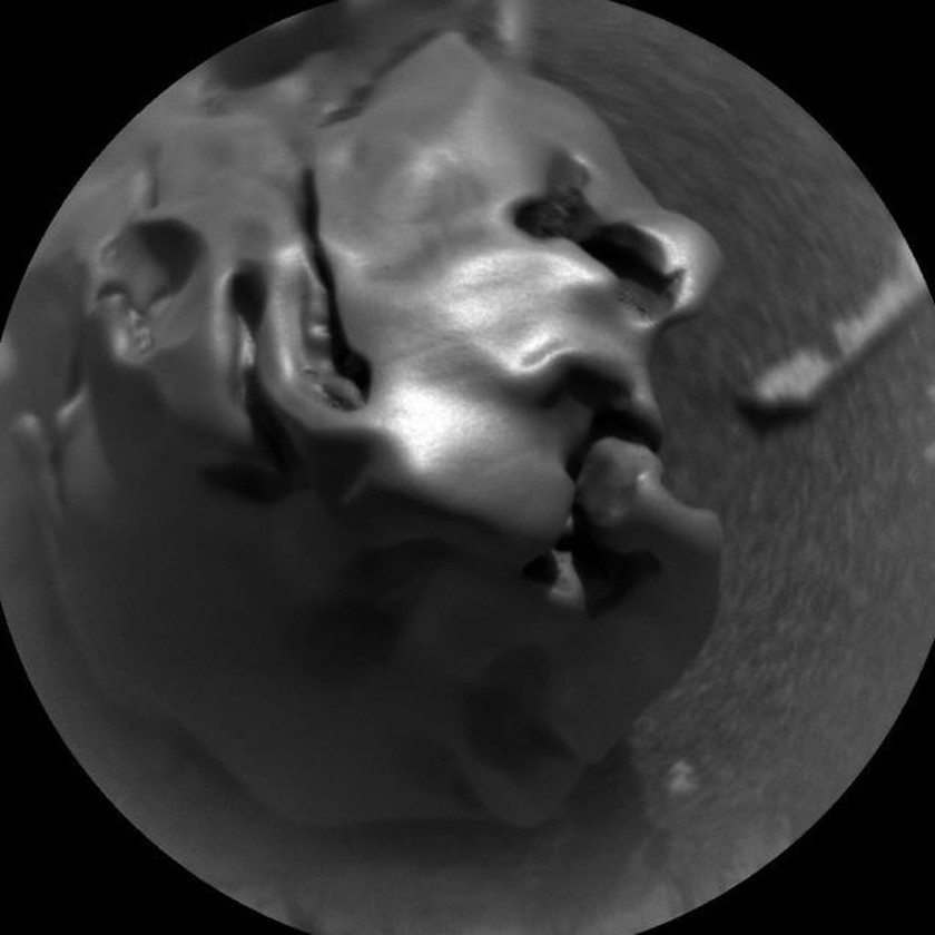 Μυστηριώδες μεταλλικό αντικείμενο ανακαλύφθηκε στον Άρη - Δείτε τη φωτογραφία της NASA
