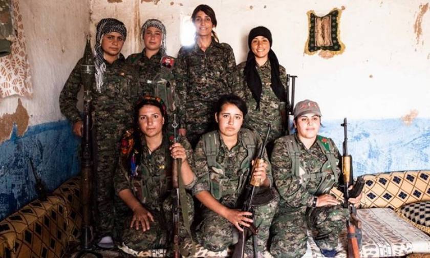 Αυτές είναι οι γυναίκες που τρέμουν οι Τζιχαντιστές - Τις σημαδεύουν με όπλα και αυτές τραγουδούν