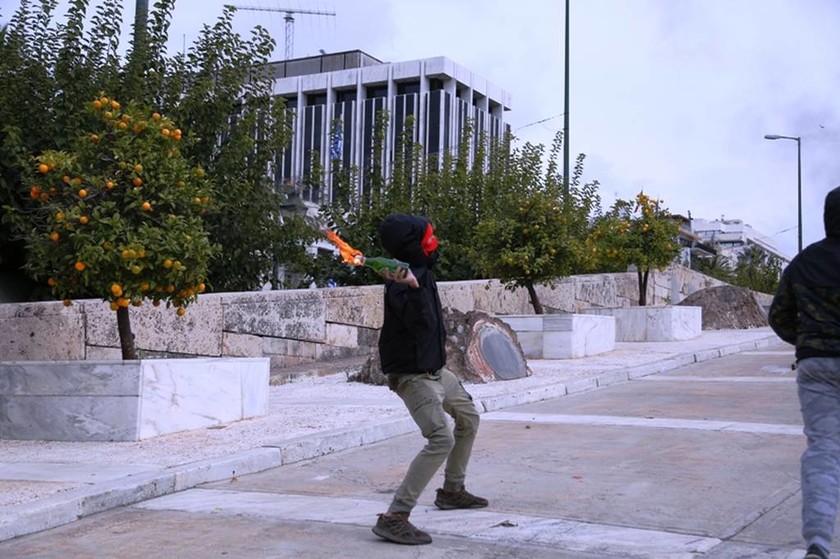 ΕΚΤΑΚΤΟ: Σοβαρά επεισόδια αυτή την ώρα το κέντρο της Αθήνας