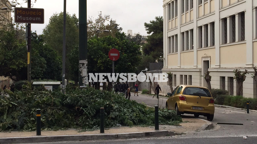 ΕΚΤΑΚΤΟ: Σοβαρά επεισόδια αυτή την ώρα το κέντρο της Αθήνας