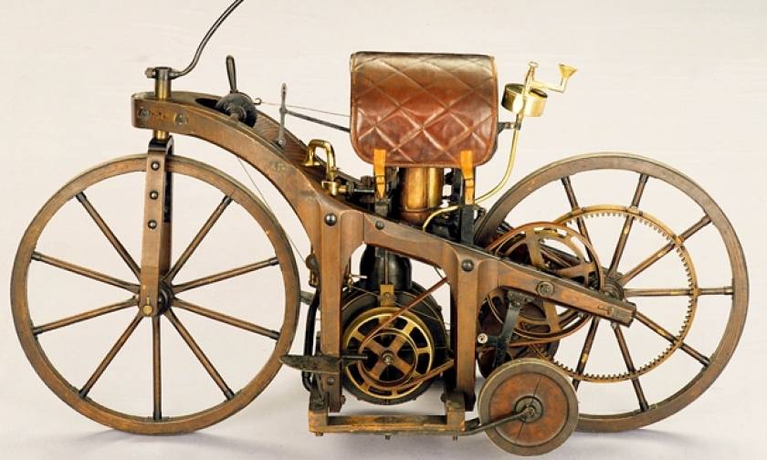 Σαν σήμερα το 1885 κατασκευάστηκε η πρώτη μοτοσυκλέτα