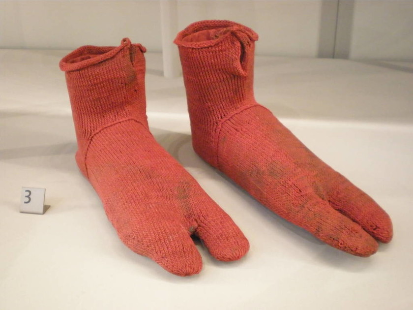 Το παλαιότερο ζευγάρι κάλτσες (1,500 ετών) Αίγυπτος