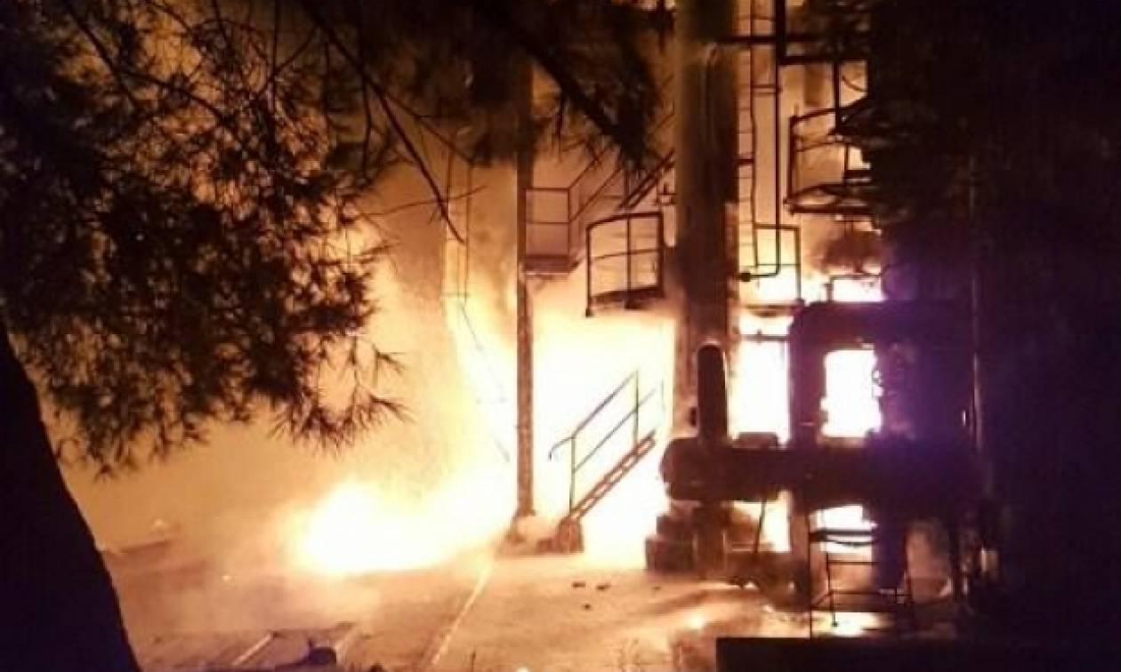 Αλβανία: Ισχυρή έκρηξη σε διυλιστήρια πετρελαίου – Τουλάχιστον ένας νεκρός (Pics+Vids)