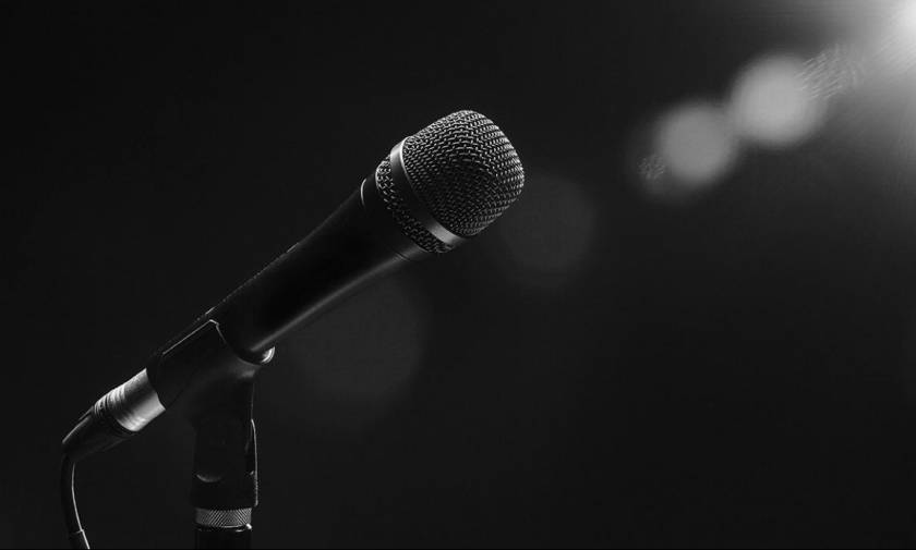 Σοκ στη μουσική σκηνή: Πέθανε στον ύπνο του πασίγνωστος τραγουδιστής