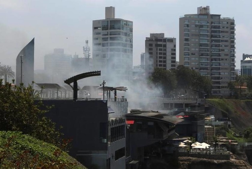 Τραγωδία στο Περού: Τρεις νεκροί από πυρκαγιά σε εμπορικό κέντρο (pics)