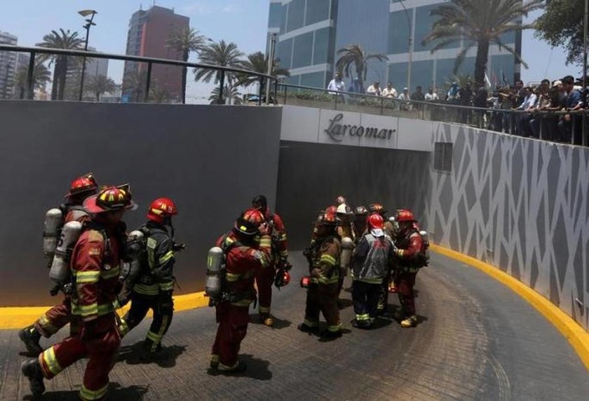 Τραγωδία στο Περού: Τρεις νεκροί από πυρκαγιά σε εμπορικό κέντρο (pics)