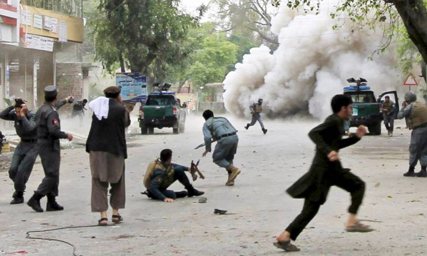 Αφγανιστάν: Ο ISIS ανέλαβε την ευθύνη για την αιματηρή βομβιστική επίθεση στην Καμπούλ