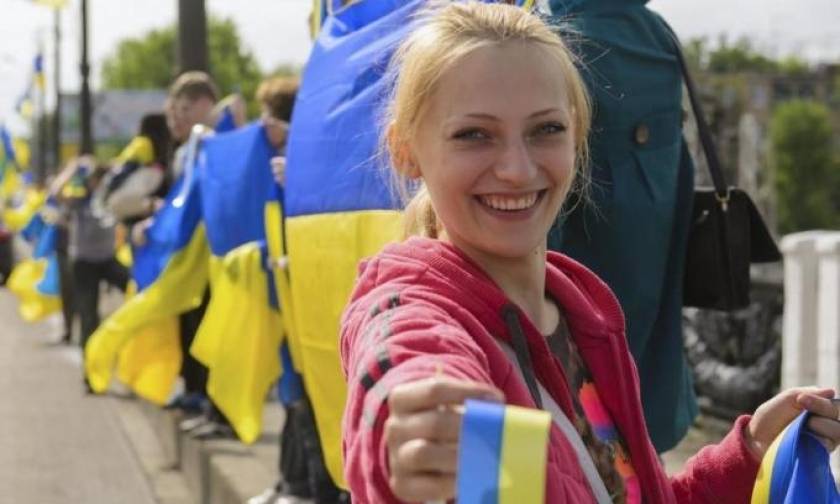 ΕΕ: Eπί της αρχής συμφωνία για να καταργηθεί η βίζα για τους πολίτες της Ουκρανίας