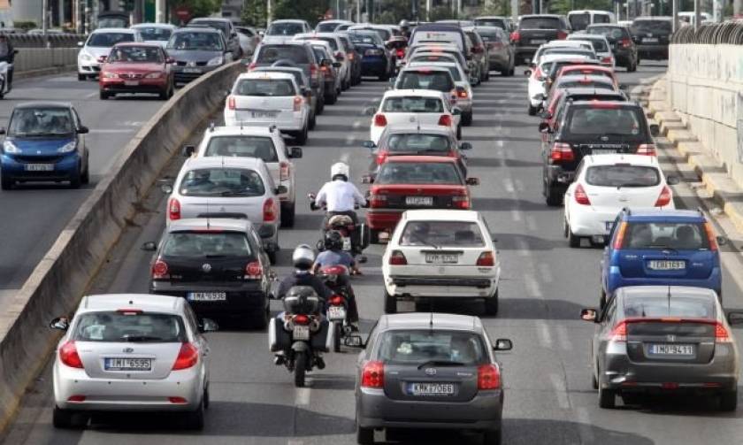 ΤΩΡΑ: Κυκλοφοριακό χάος στην κάθοδο της εθνικής οδού