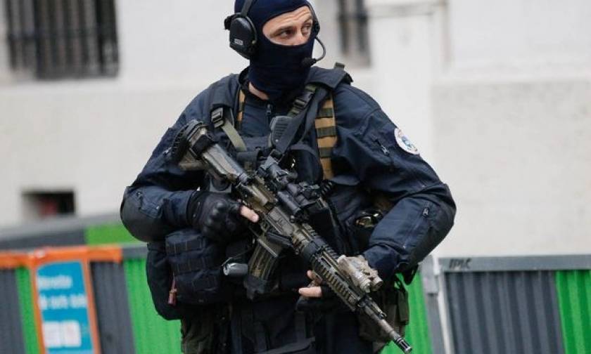 Συναγερμός στη Γαλλία: Αποτράπηκε τρομοκρατική επίθεση την περίοδο των Χριστουγέννων (Vid)