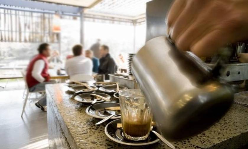 Φόρος στον καφέ: Λουκέτο σε 1.000 επιχειρήσεις - Απειλούνται 200.000 θέσεις εργασίας