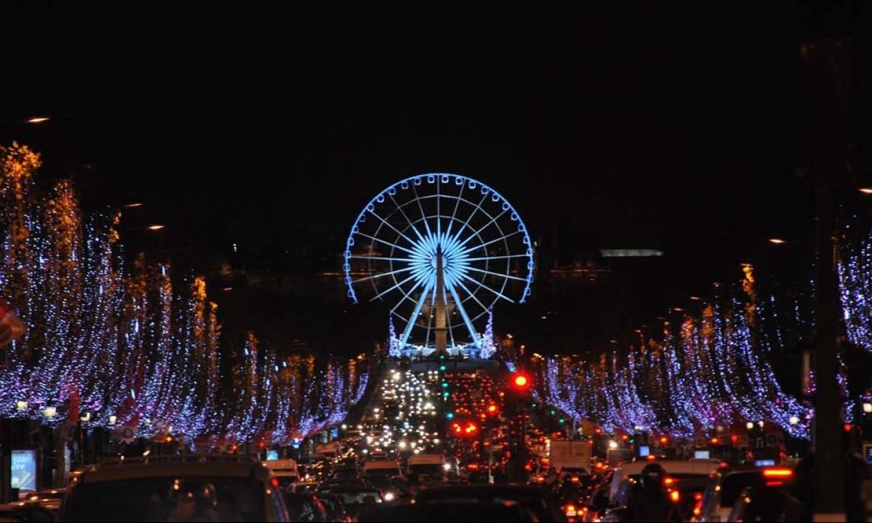 Χριστούγεννα 2016: Το Παρίσι φόρεσε τα γιορτινά του! (vid)