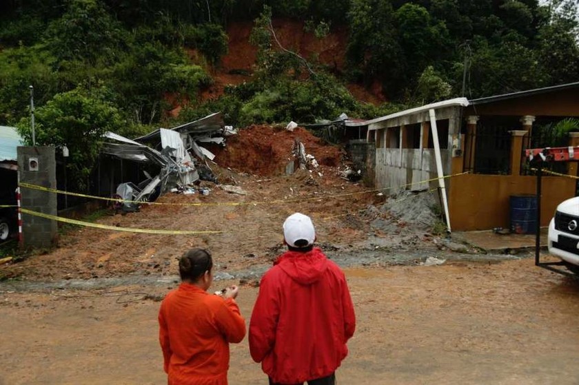Παναμάς: Τρεις νεκροί από τη σφοδρή καταιγίδα Ότο (pics)