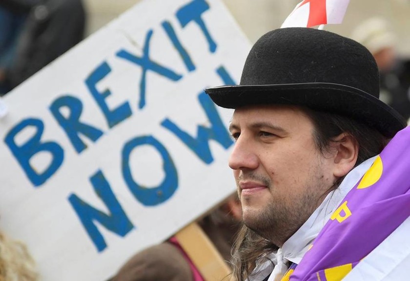 Διαδήλωση υπέρ του Brexit έξω από το βρετανικό κοινοβούλιο (pics)