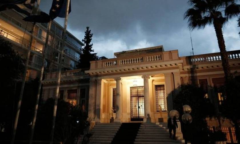Κυπριακό – Μαξίμου: Προσεχτικά βήματα για δίκαιη λύση