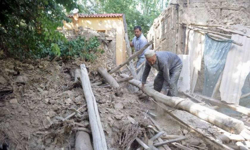 Τουλάχιστον ένας νεκρός από την ισχυρή σεισμική δόνηση στο Τατζικιστάν (vid)