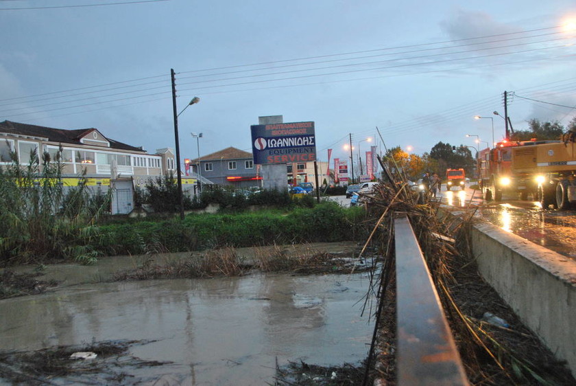 Κακοκαιρία: Οι πλημμύρες «έπνιξαν» τη Ζάκυνθο (pics)