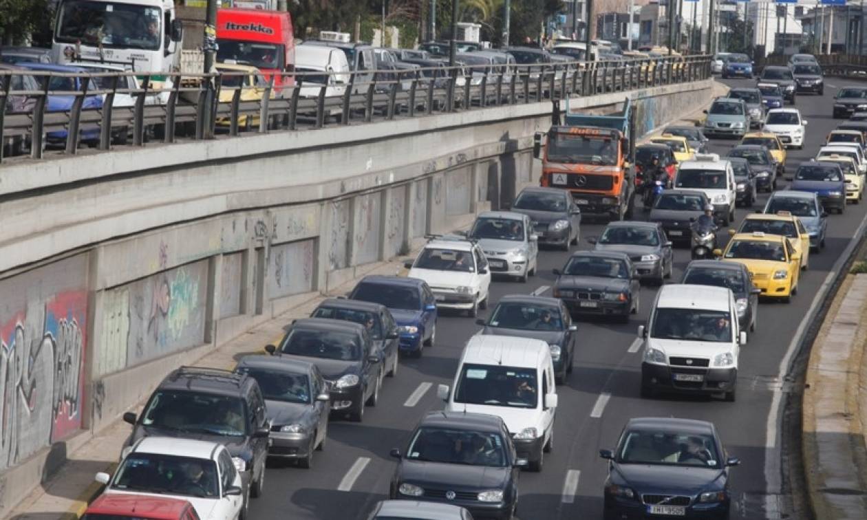 Κυκλοφοριακό χάος στην Αθήνα - Δείτε ποιους δρόμους να αποφύγετε