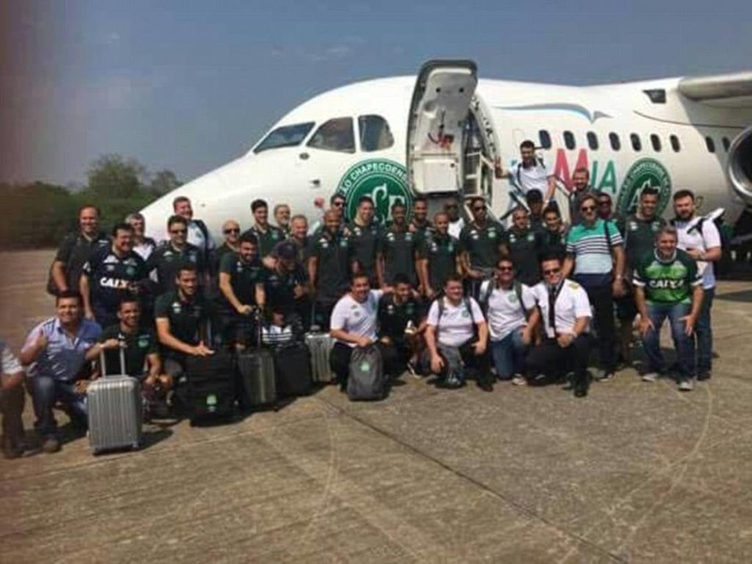 Κολομβία: Σοκάρει η φωτογραφία των ποδοσφαιριστών μπροστά από το μοιραίο αεροσκάφος 