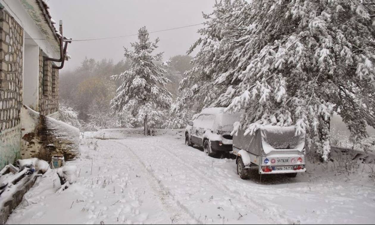 Κακοκαιρία: Στη «δίνη» του χιονιά και ο Βόλος - Πυκνή χιονόπτωση στο Πήλιο