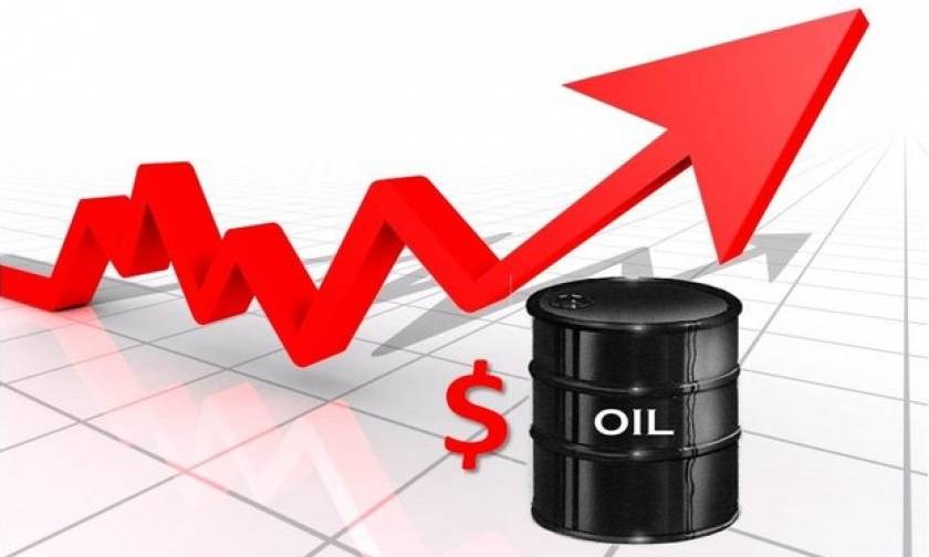 «Εκτοξεύθηκαν» πάνω από 10% οι διεθνείς τιμές του πετρελαίου