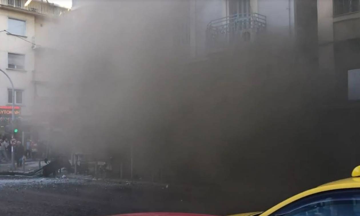 Έκρηξη στην πλατεία Βικτωρίας: Τα πρώτα πλάνα μετά το απίστευτο περιστατικό (vid)